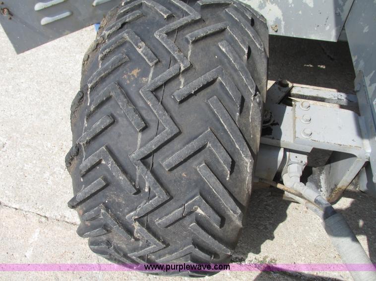 image for item F7475 Mec 33RT scissor lift