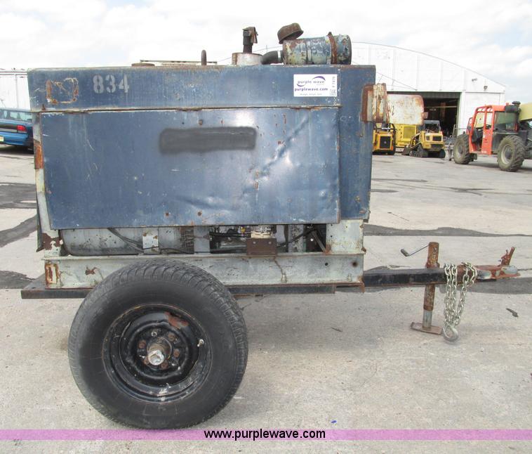 image for item F7476 Miller welder/generator