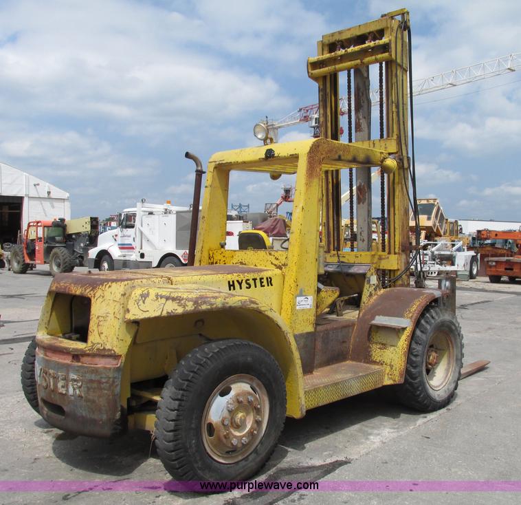 image for item F7477 Hyster H165E forklift