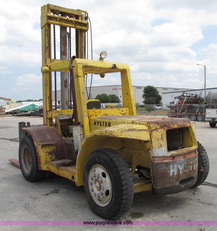 image for item F7477 Hyster H165E forklift