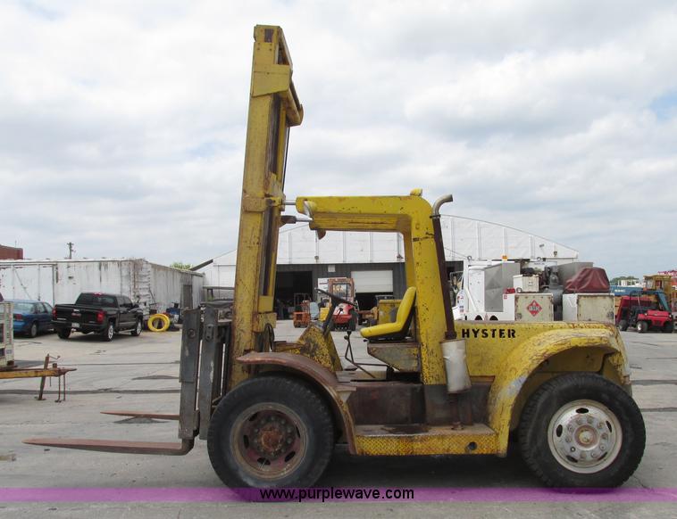 image for item F7477 Hyster H165E forklift