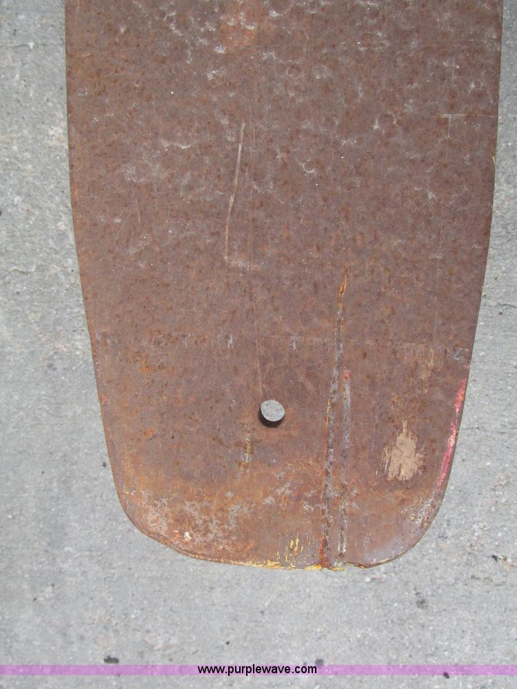 image for item F7477 Hyster H165E forklift