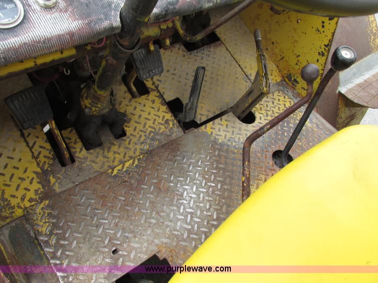 image for item F7477 Hyster H165E forklift