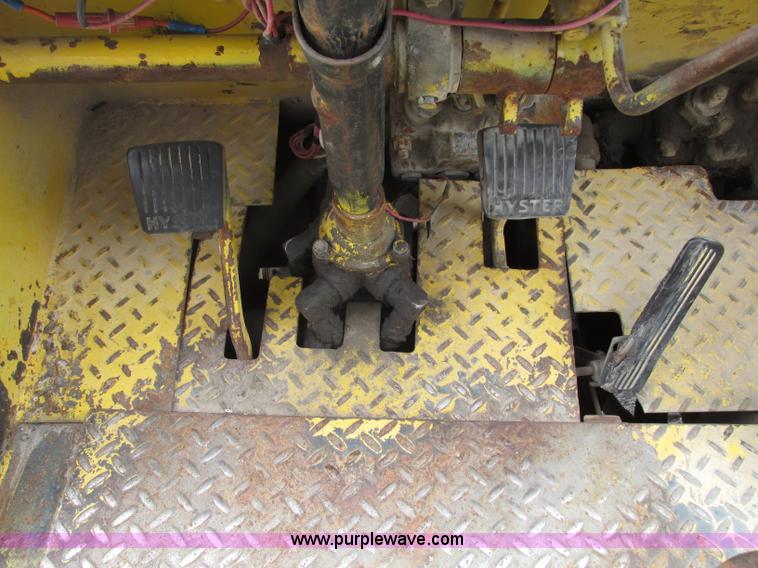 image for item F7477 Hyster H165E forklift