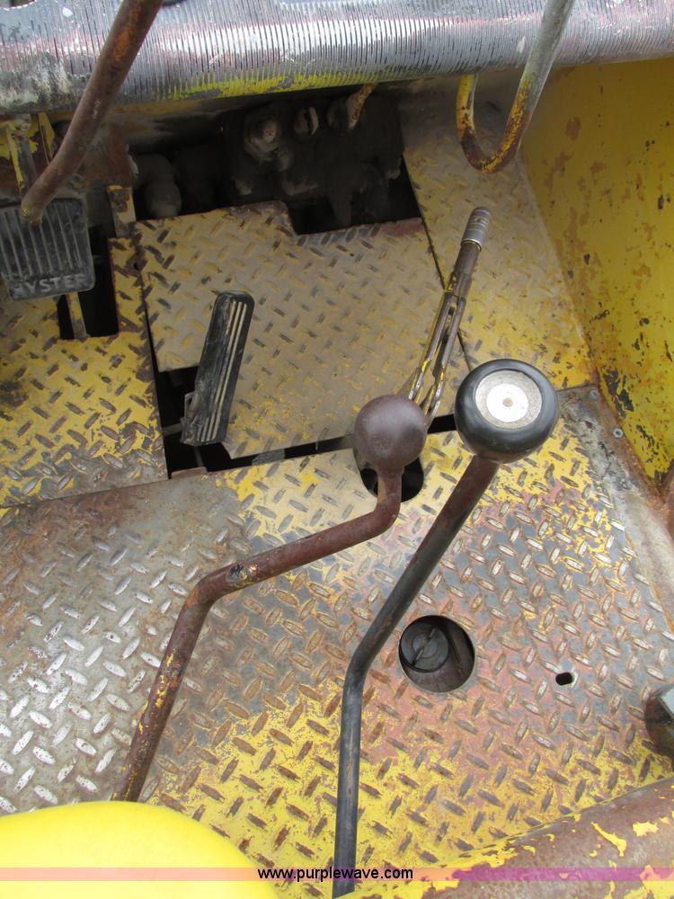 image for item F7477 Hyster H165E forklift