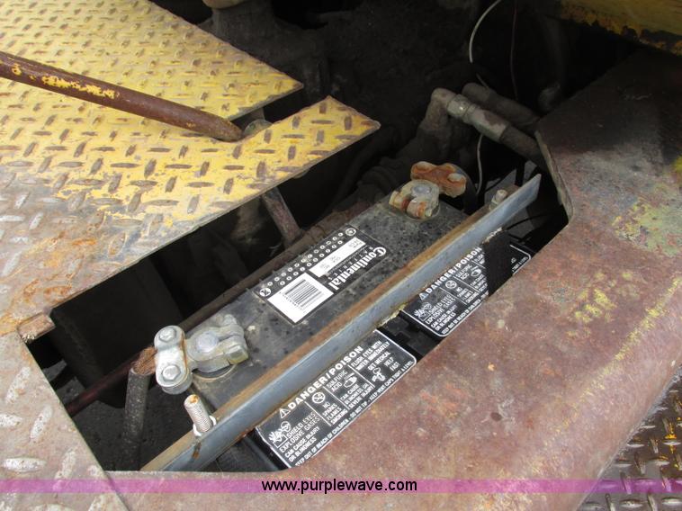 image for item F7477 Hyster H165E forklift