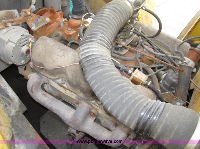 image for item F7477 Hyster H165E forklift