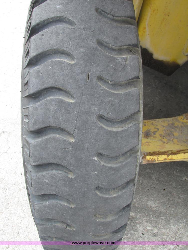 image for item F7477 Hyster H165E forklift