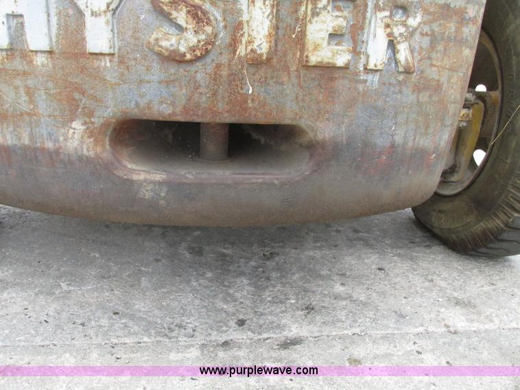 image for item F7477 Hyster H165E forklift