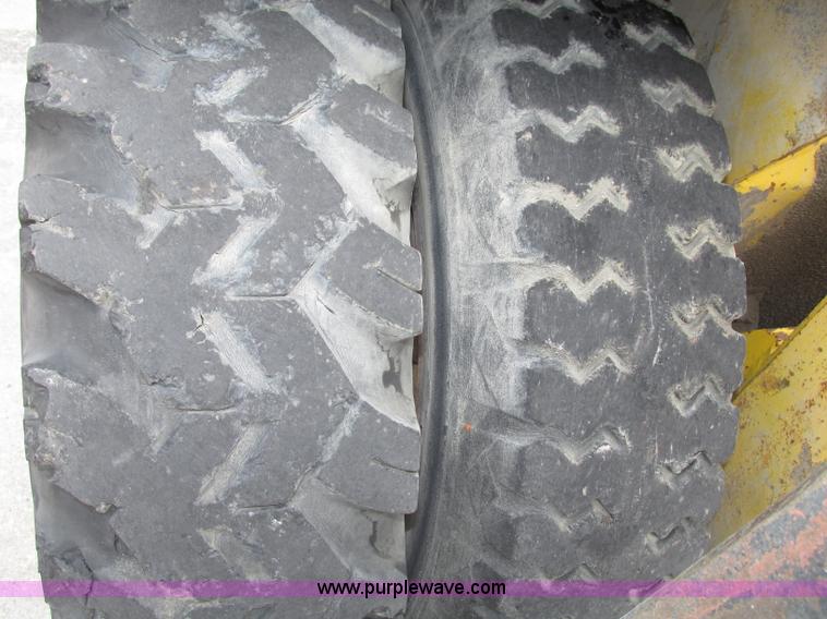 image for item F7477 Hyster H165E forklift