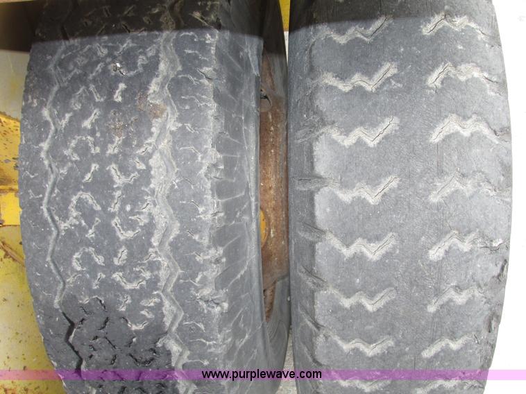 image for item F7477 Hyster H165E forklift