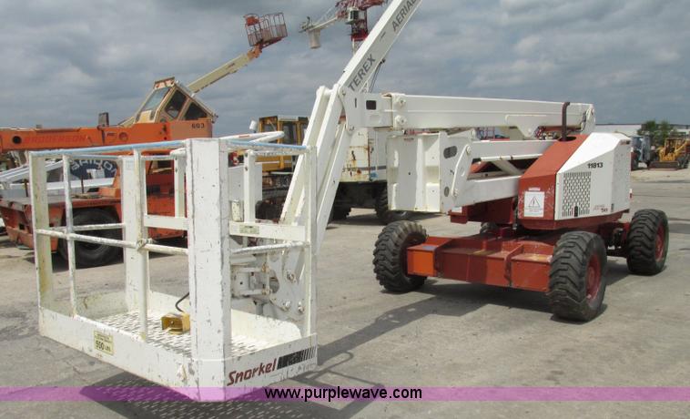 image for item F7478 2000 Snorkel ATB-50F0 boom lift