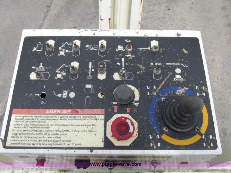 image for item F7478 2000 Snorkel ATB-50F0 boom lift