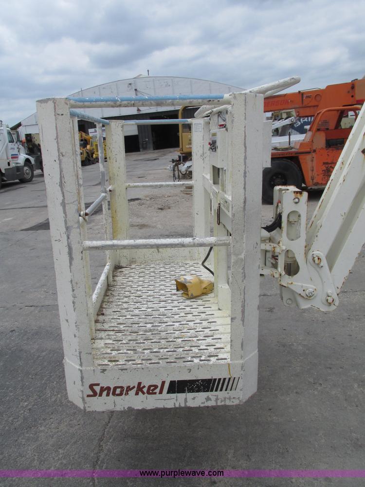 image for item F7478 2000 Snorkel ATB-50F0 boom lift