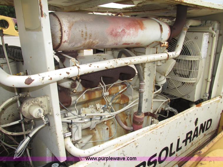 image for item F7479 Ingersoll Rand air compressor