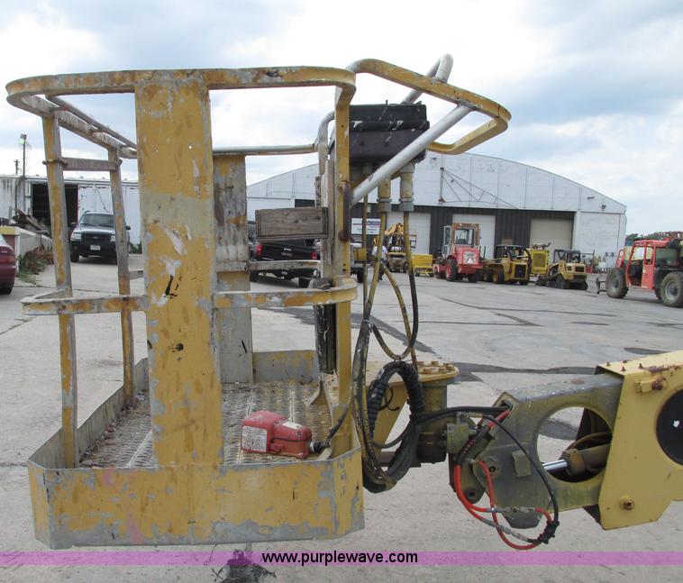 image for item F7480 Grove AMZ 66XT boom lift