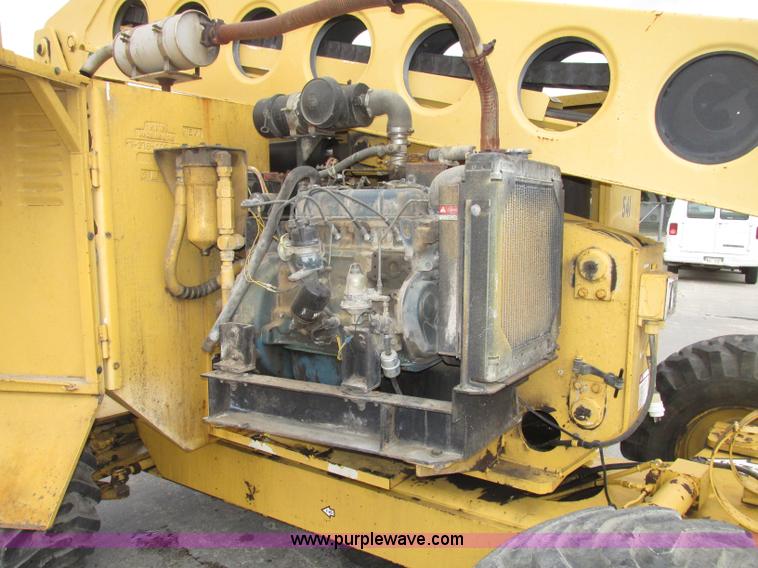 image for item F7480 Grove AMZ 66XT boom lift