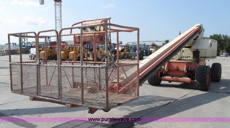 image for item F7481 1998 JLG 80HX boom lift