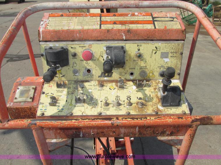 image for item F7481 1998 JLG 80HX boom lift