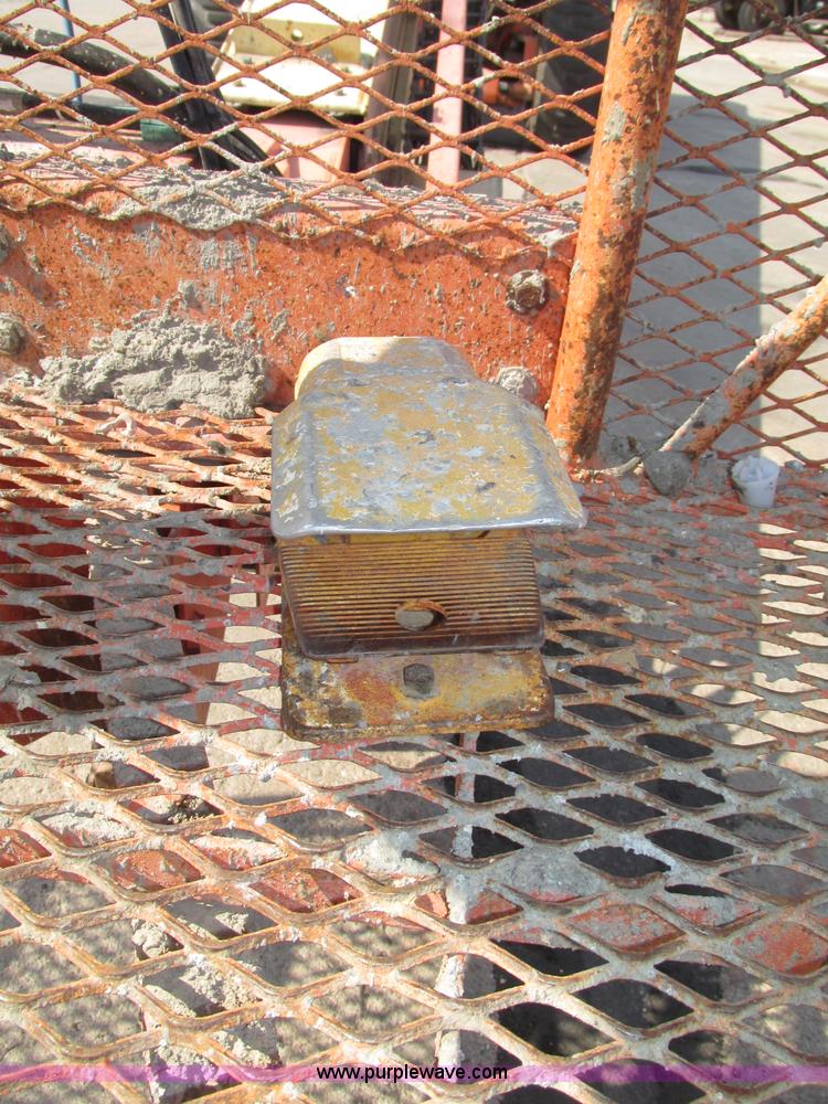 image for item F7481 1998 JLG 80HX boom lift