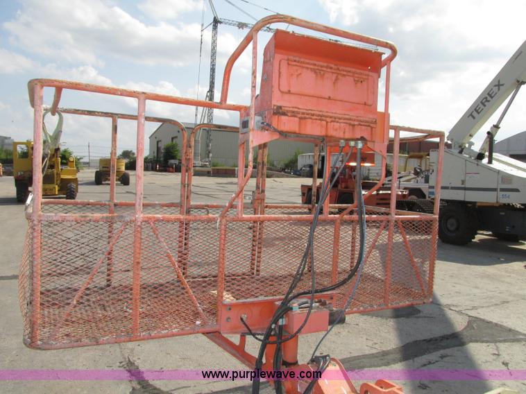 image for item F7481 1998 JLG 80HX boom lift