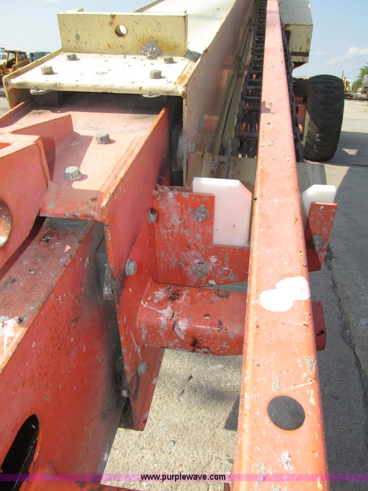 image for item F7481 1998 JLG 80HX boom lift