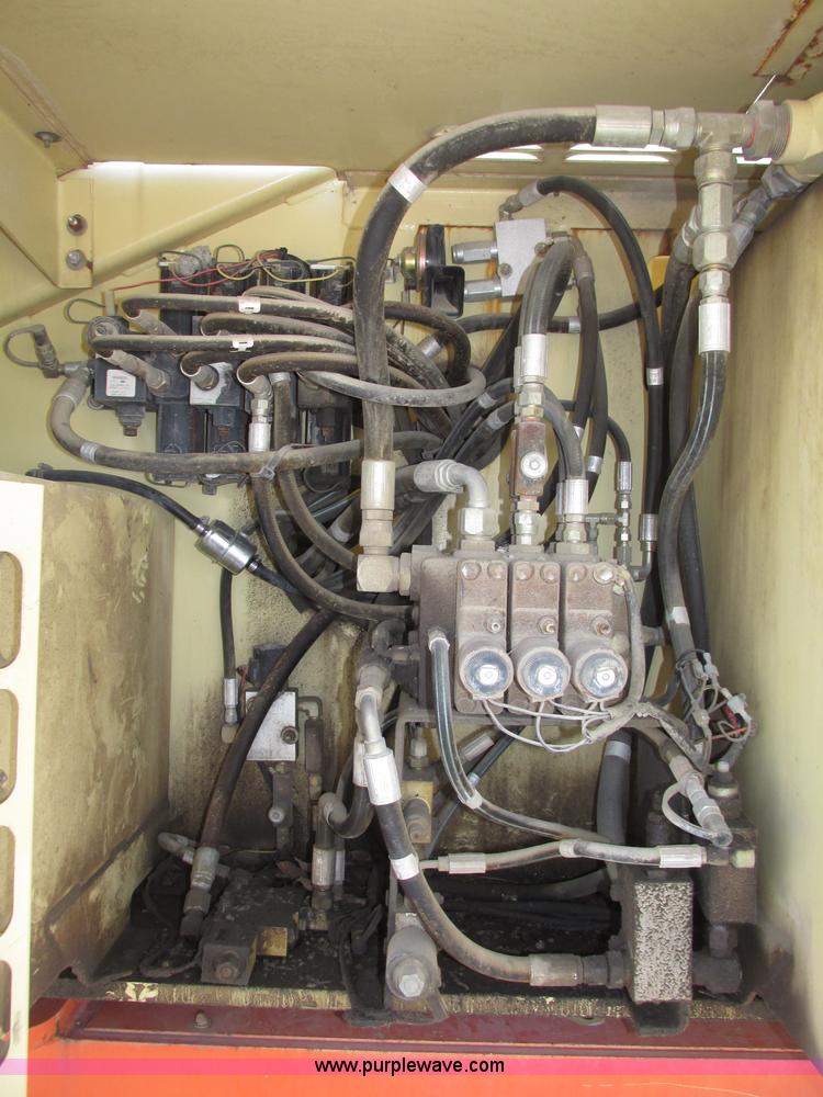 image for item F7481 1998 JLG 80HX boom lift