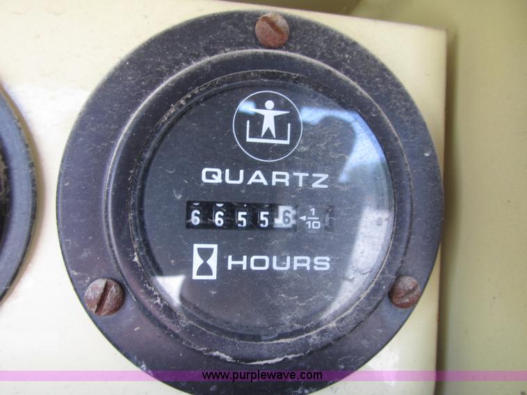 image for item F7481 1998 JLG 80HX boom lift