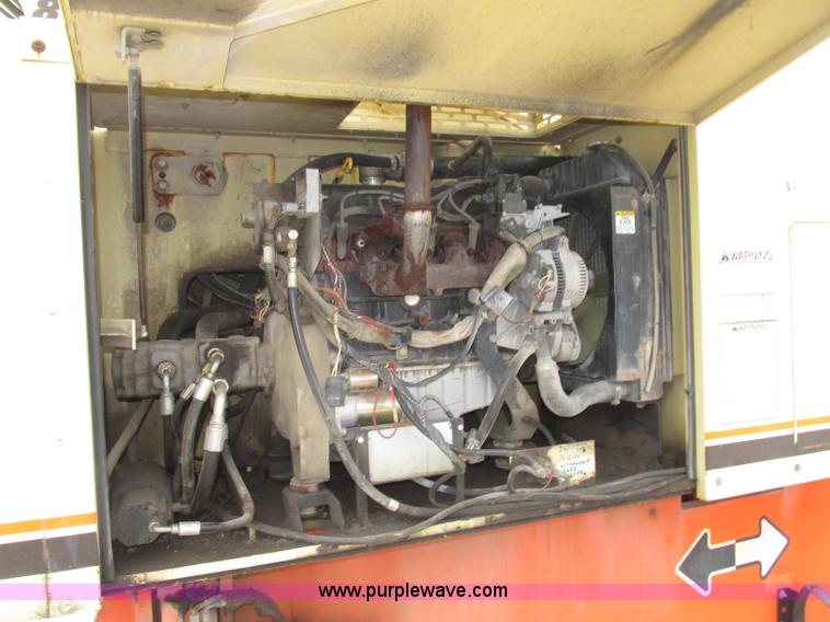 image for item F7481 1998 JLG 80HX boom lift