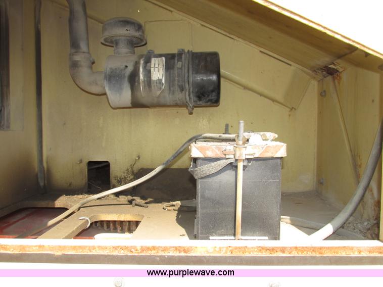 image for item F7481 1998 JLG 80HX boom lift