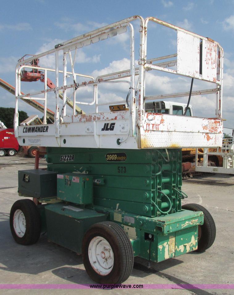 image for item F7482 1996 JLG 3969 Commander electric scissor lift