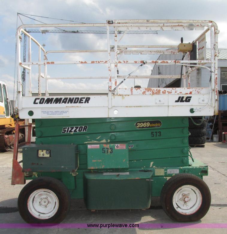image for item F7482 1996 JLG 3969 Commander electric scissor lift