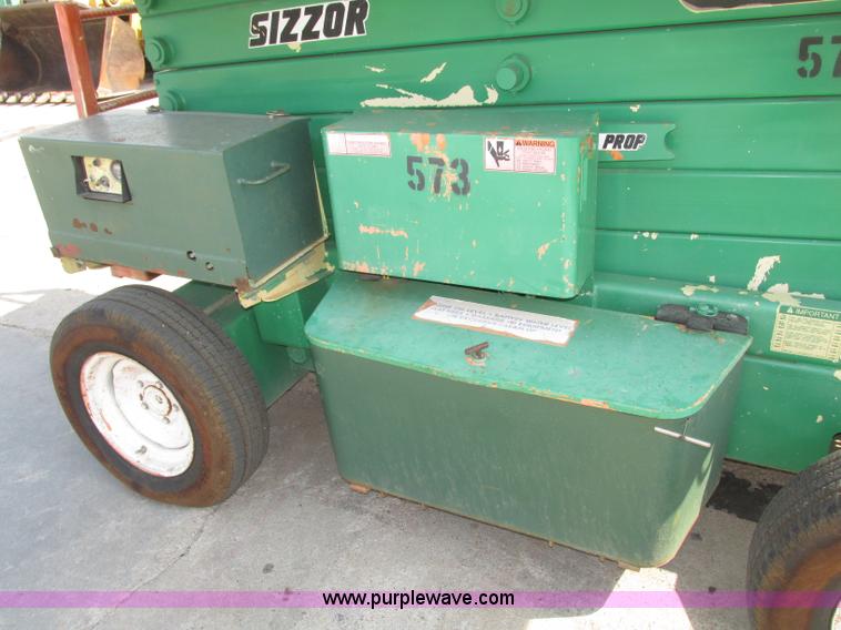 image for item F7482 1996 JLG 3969 Commander electric scissor lift