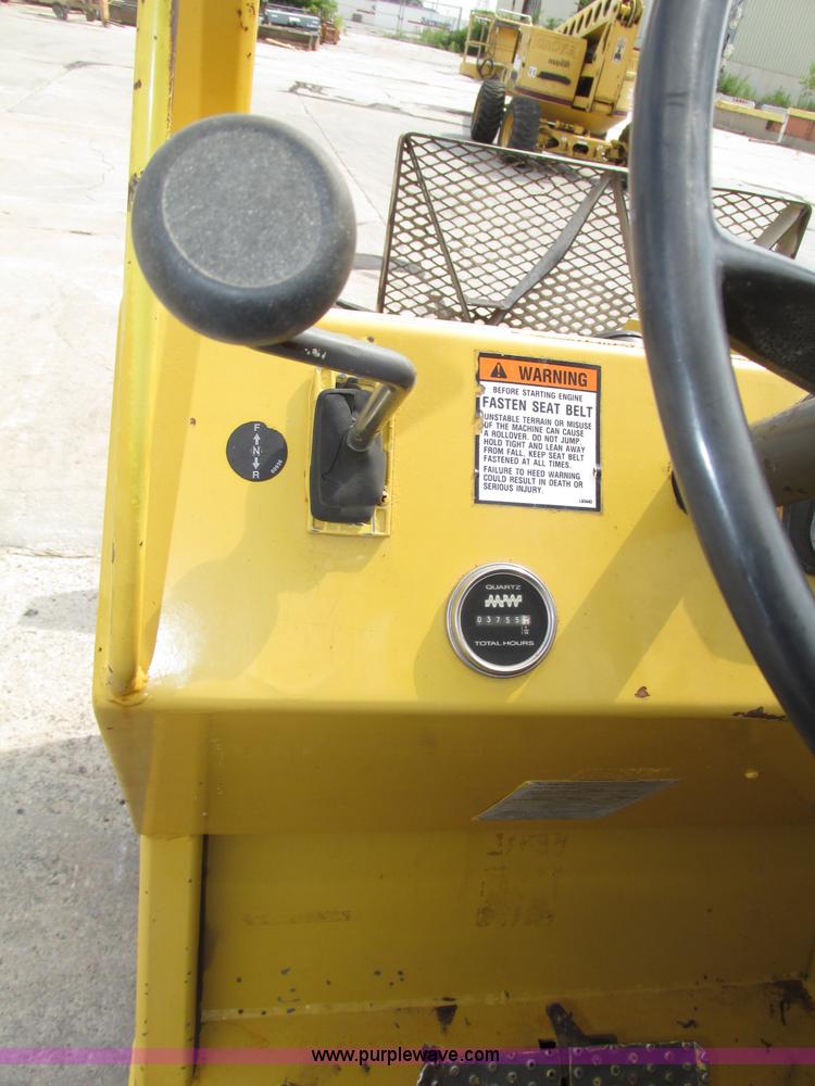 image for item F7483 Gehl 513 telehandler