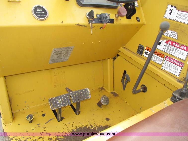 image for item F7483 Gehl 513 telehandler