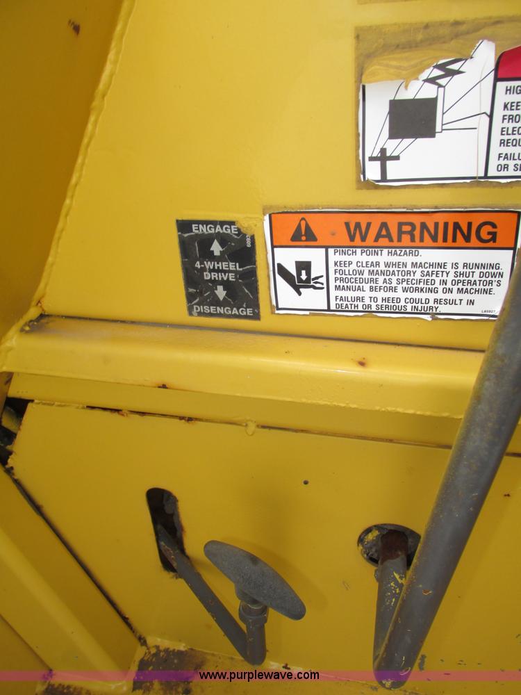 image for item F7483 Gehl 513 telehandler