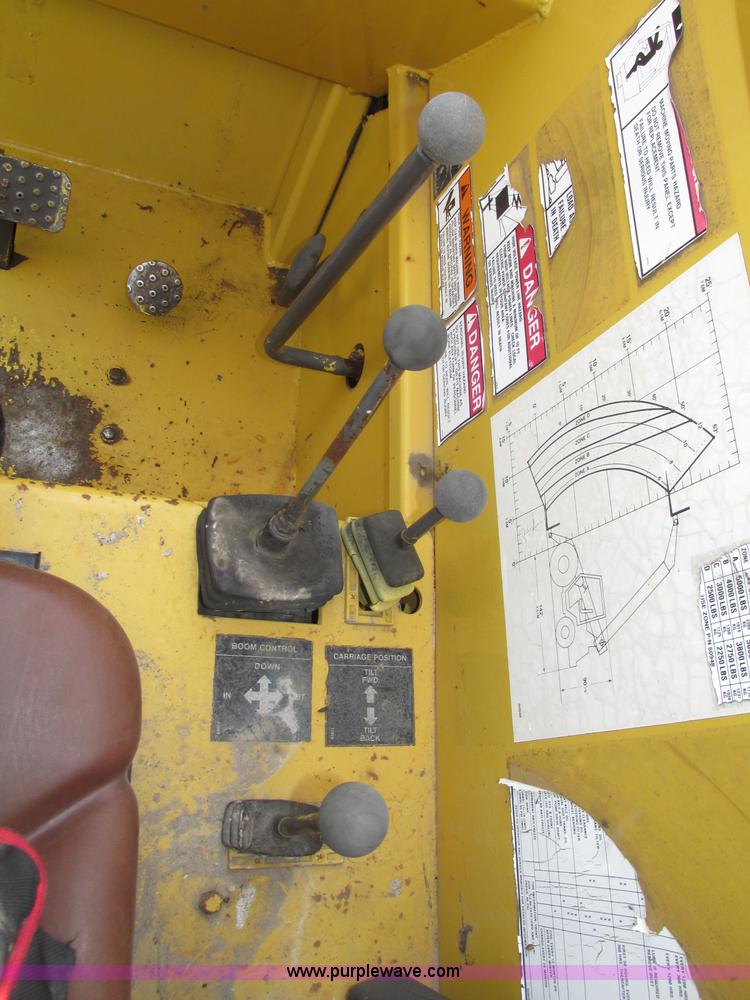 image for item F7483 Gehl 513 telehandler