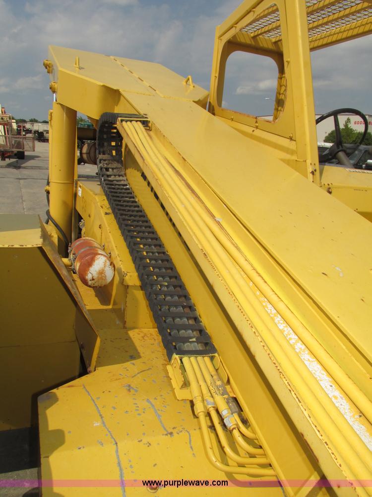 image for item F7483 Gehl 513 telehandler