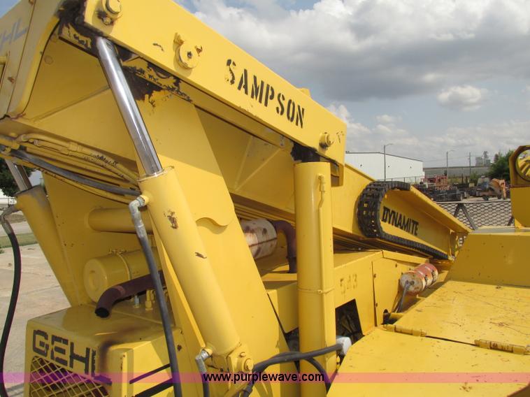 image for item F7483 Gehl 513 telehandler