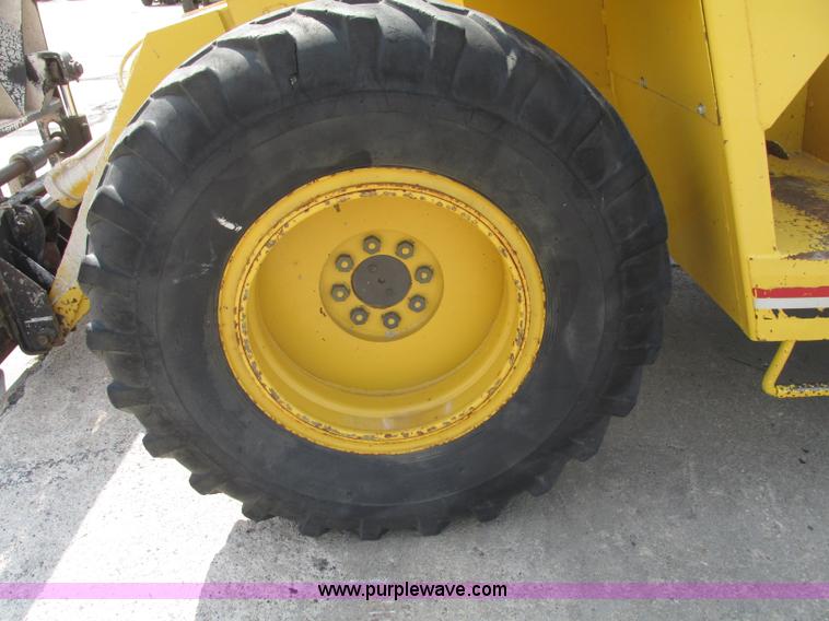 image for item F7483 Gehl 513 telehandler