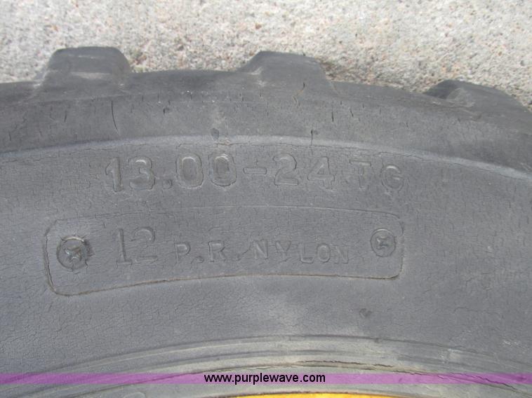 image for item F7483 Gehl 513 telehandler