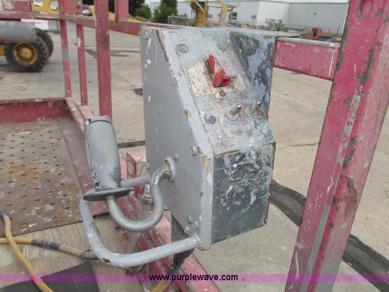 image for item F7484 Mec 1632 scissor lift