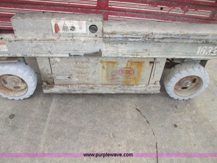 image for item F7484 Mec 1632 scissor lift