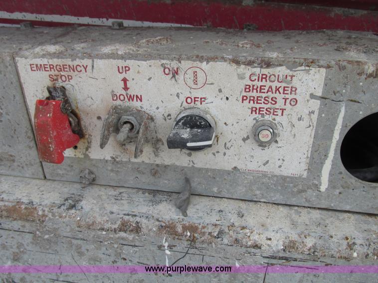 image for item F7484 Mec 1632 scissor lift