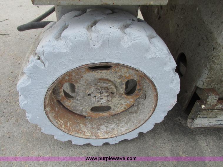 image for item F7484 Mec 1632 scissor lift