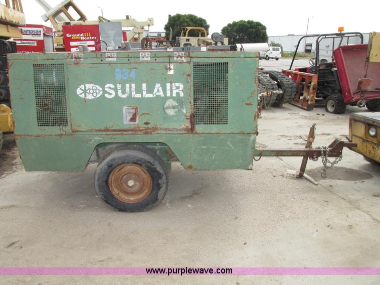image for item F7486 Sullair air compressor
