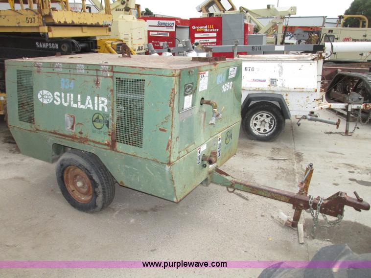 image for item F7486 Sullair air compressor