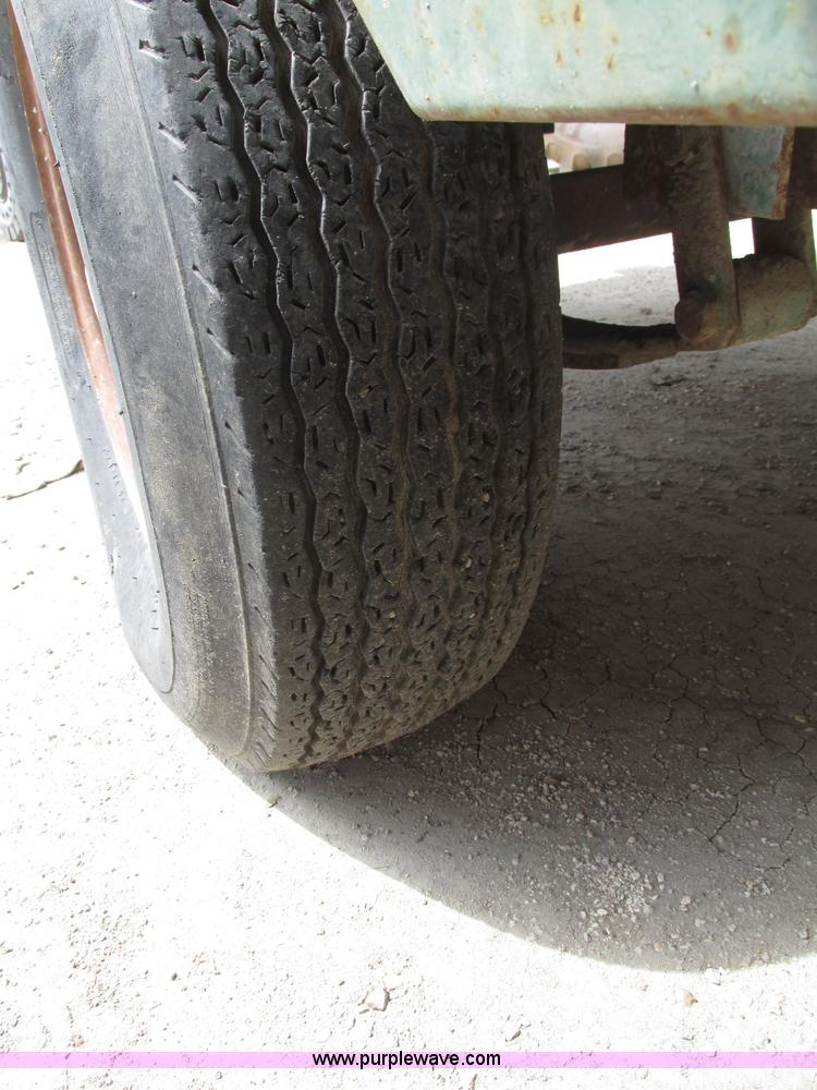 image for item F7486 Sullair air compressor