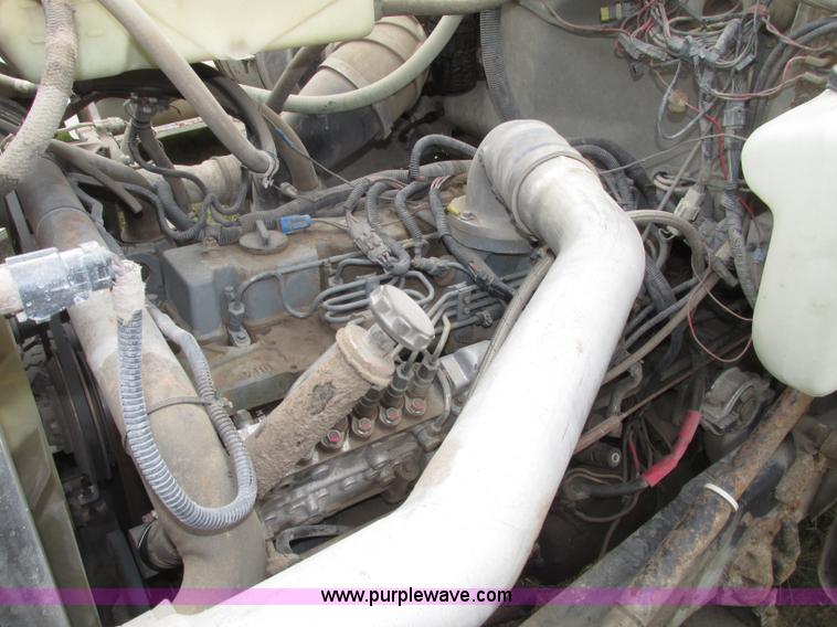 image for item F7491 1995 Ford LT8000 dump truck