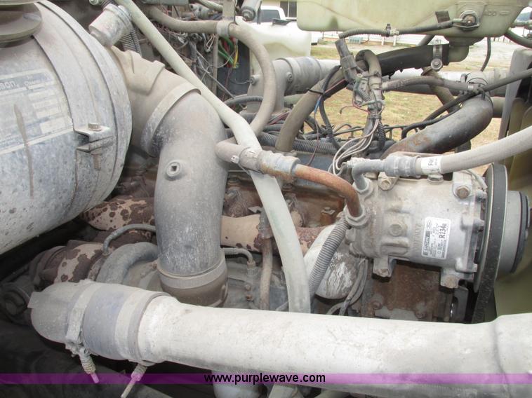 image for item F7491 1995 Ford LT8000 dump truck